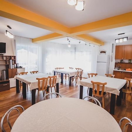 La Padure Pensiune-Restaurant Novaci-Străini Екстериор снимка